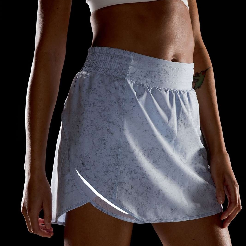 lululemon athletic Hotty Hot High-Rise Skirt 4” Size 4 Gravel Dust Pastel Blue